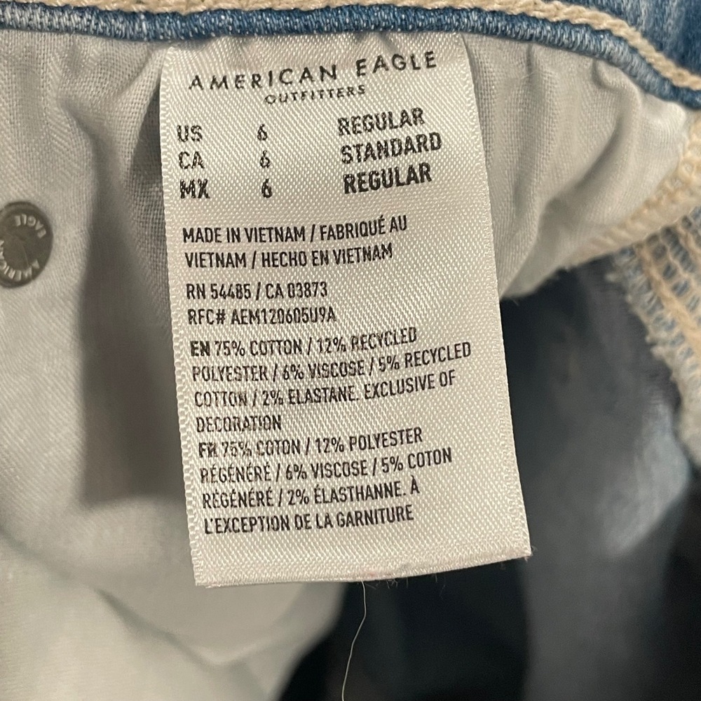 American Eagle Festival Flare Jeans Light Wash Next Level Stretch Size 6 Regular - Picture 9 of 10